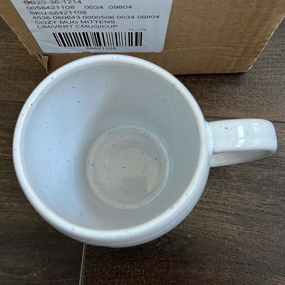 Anthropologie NIB Sweater Weather A Hug in a Mug Mittens Mug Stoneware Cup 16oz - Picture 7 of 10